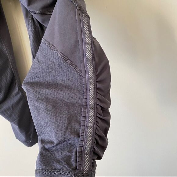 Lululemon Ruched Side Cropped Legging - Picture 7 of 8